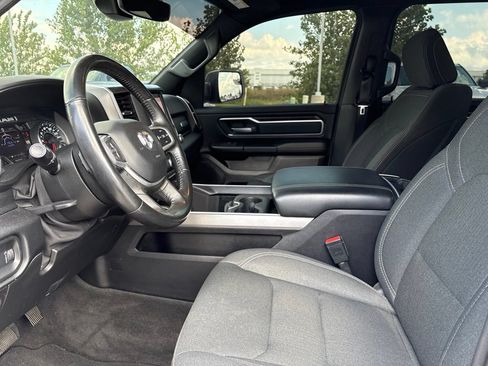 Used 2022 RAM 1500 Big Horn AWD/4WD image 9