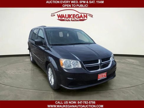 Used 2013 Dodge Grand Caravan SXT w/ UConnect Hands-Free Group FWD image 3