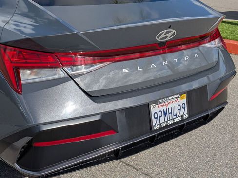 Certified 2024 Hyundai Elantra SEL w/ Convenience Package image 11