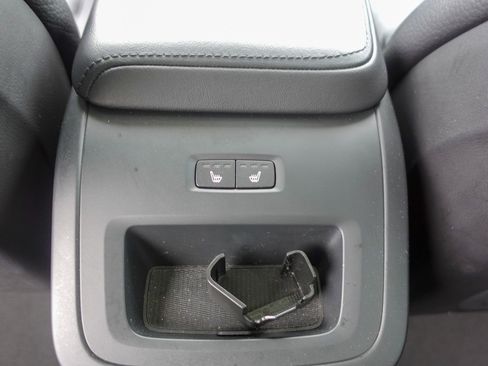 Used 2023 Volvo XC60 B5 Plus image 22