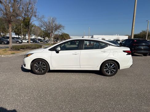 Used 2025 Nissan Versa SV image 2