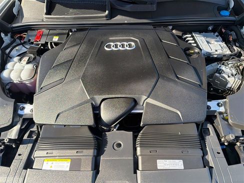 Used 2022 Audi Q8 Prestige image 23