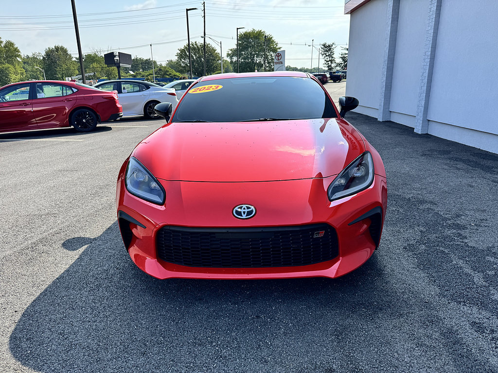 Used 2023 Toyota GR86 Premium w/ ALL Weather Mat Package (TMS) RWD image 2