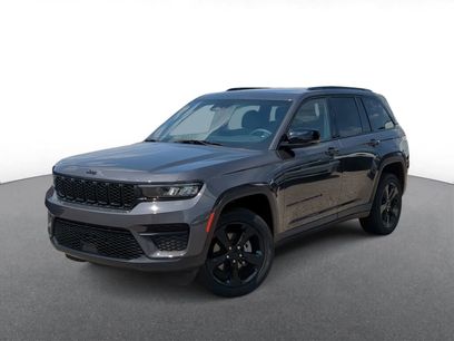 Used 2023 Jeep Grand Cherokee Altitude
