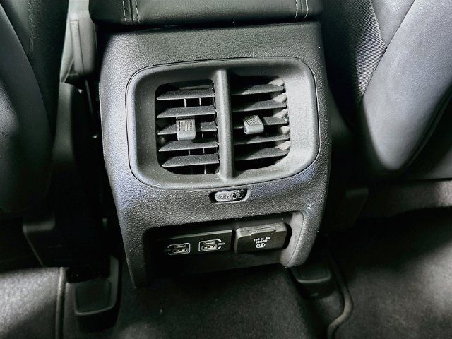 Used 2021 Jeep Cherokee Limited AWD/4WD image 25