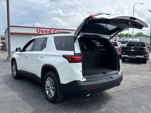 Used 2023 Chevrolet Traverse LT image 18