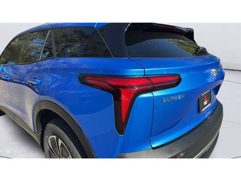 Used 2024 Chevrolet Blazer EV LT AWD/4WD image 39