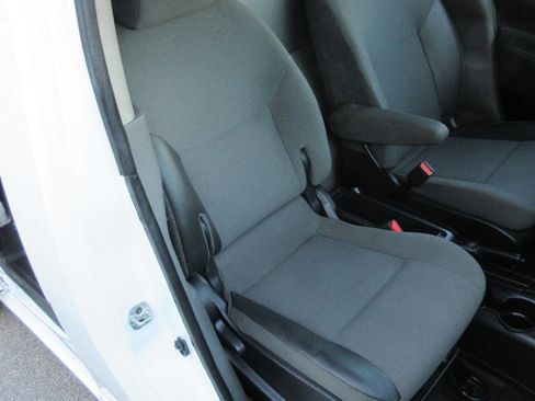 Used 2019 Nissan NV200 S image 27