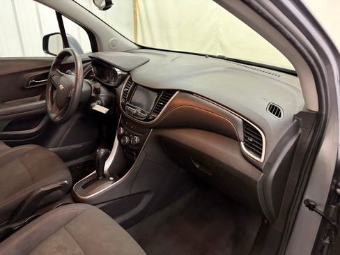 Used 2020 Chevrolet Trax LS image 20