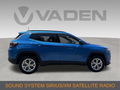 Used 2024 Jeep Compass Latitude AWD/4WD image 4