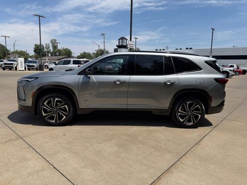 Used 2025 Buick Enclave Sport Touring AWD/4WD image 7