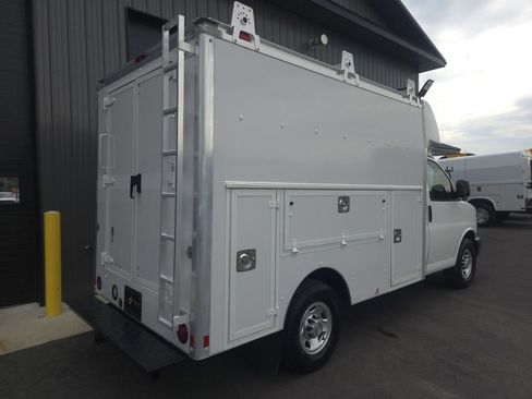 Used 2014 Chevrolet Express 3500 image 7