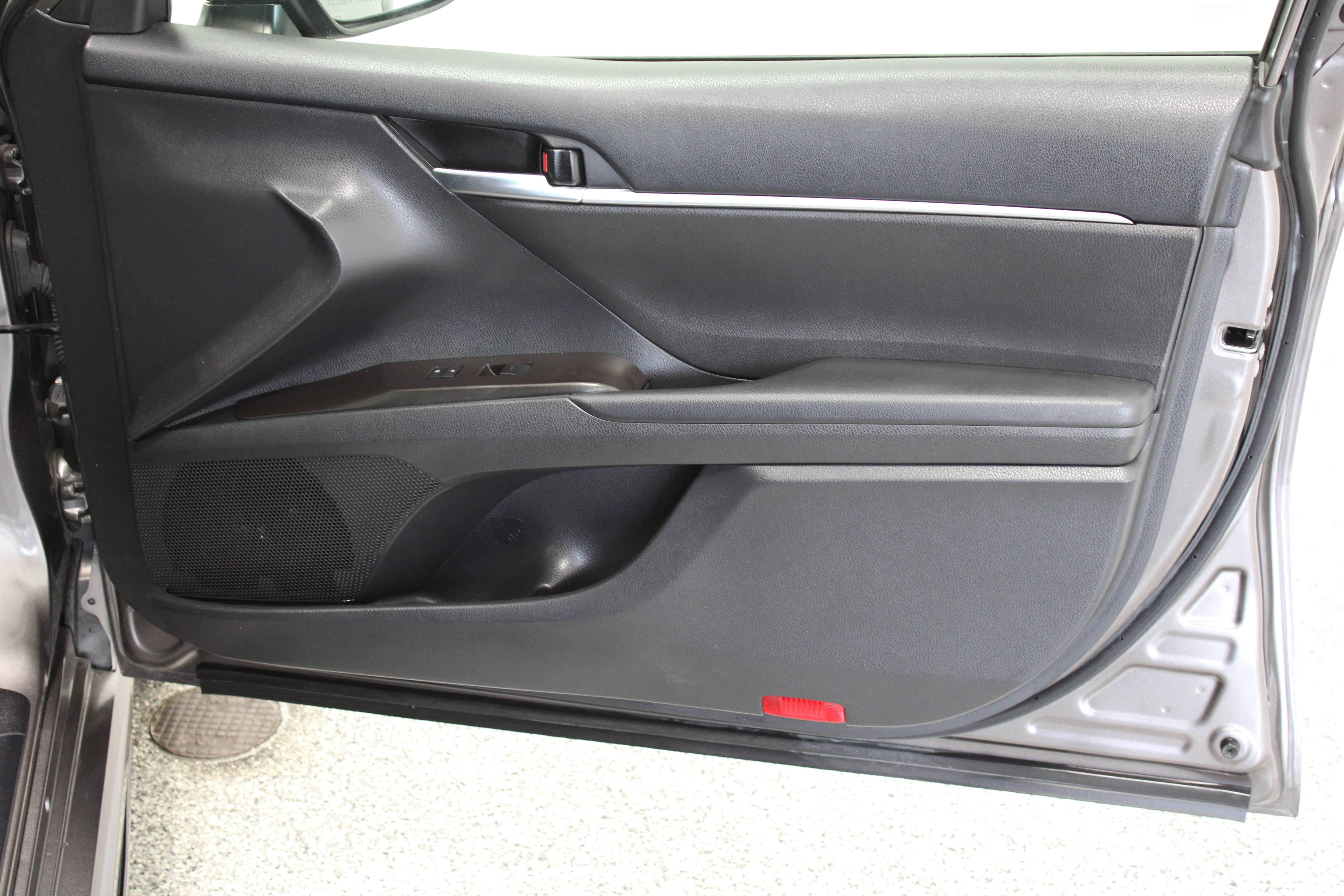 Used 2024 Toyota Camry SE w/ Convenience Package FWD image 34