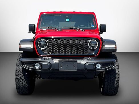 Used 2025 Jeep Wrangler Unlimited Sport AWD/4WD image 2