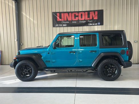 Used 2020 Jeep Wrangler Unlimited Sport image 2