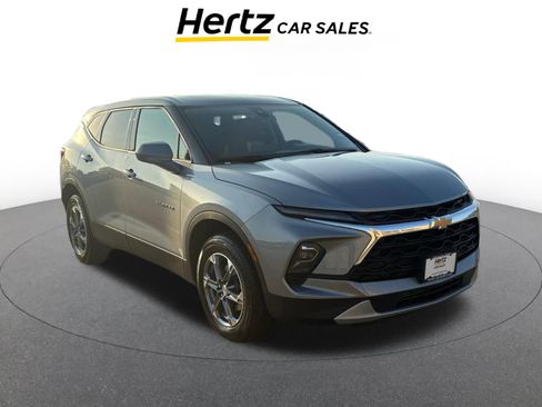 Used 2025 Chevrolet Blazer LT image 1