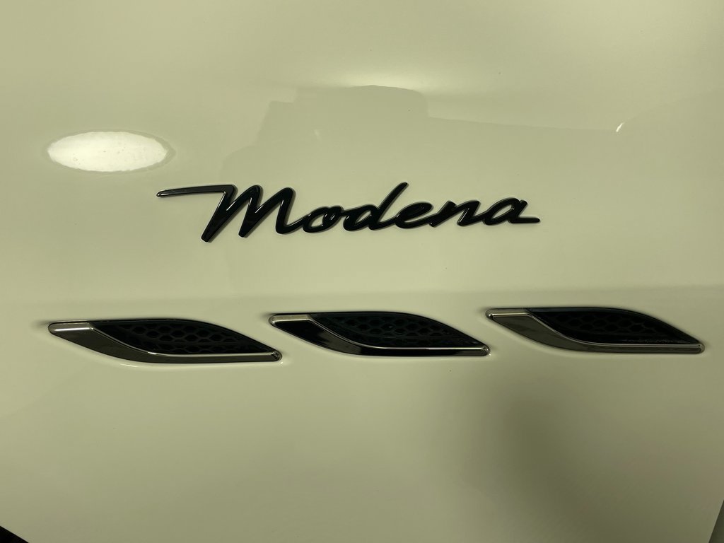 Used 2022 Maserati Ghibli Modena RWD image 15