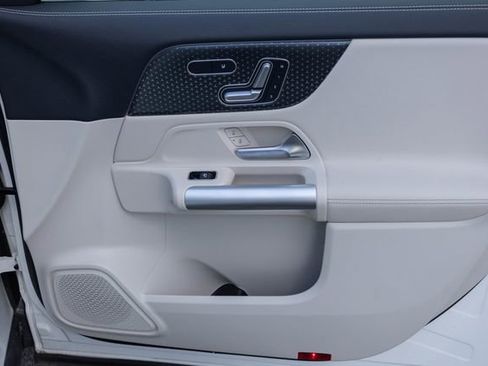 Used 2025 Mercedes-Benz GLA 250 4MATIC image 20