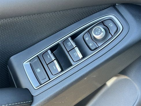 New 2025 Subaru Ascent Limited image 17