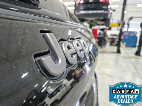 Used 2024 Jeep Compass Trailhawk AWD/4WD image 32