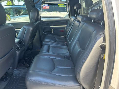 Used 2005 Chevrolet Silverado 2500 LT w/ Heavy-Duty Power Package AWD/4WD image 9