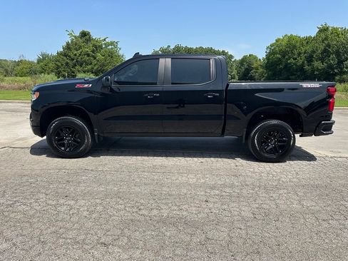 Used 2024 Chevrolet Silverado 1500 LT Trail Boss w/ Convenience Package II AWD/4WD image 8