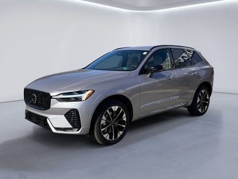 New 2026 Volvo XC60 B5 Plus w/ Climate Package image 7