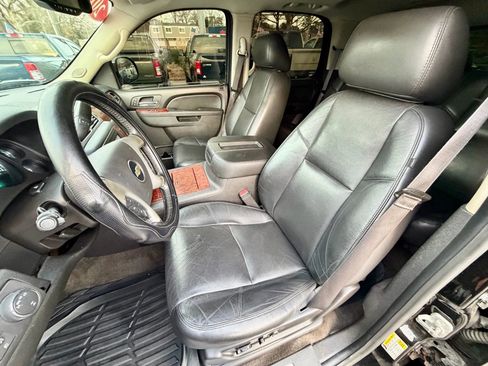 Used 2013 Chevrolet Tahoe LTZ image 8