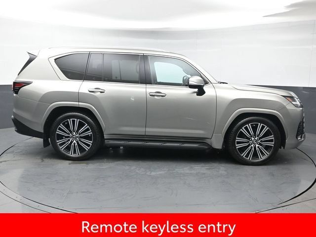 Used 2023 Lexus LX 600 4WD w/ Luxury Package image 8