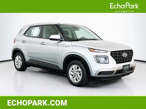 Used 2021 Hyundai Venue SE FWD image 1