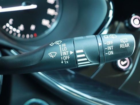 Used 2023 Buick Envision Essence image 25