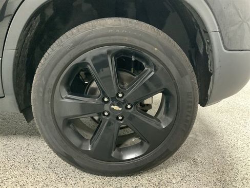 Used 2019 Chevrolet Trax Premier w/ Midnight Edition image 11