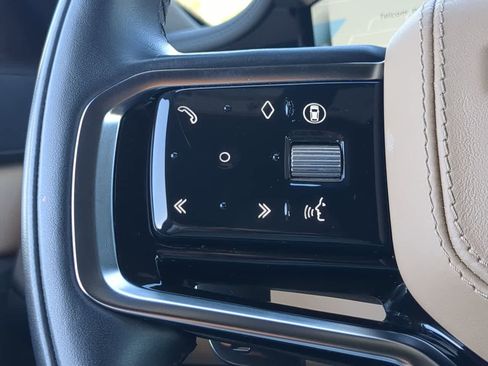 Used 2025 Land Rover Range Rover Sport SE image 24