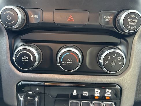 Used 2019 RAM 1500 Big Horn image 28