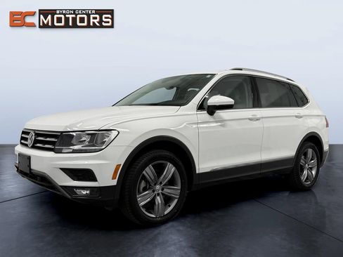 Used 2021 Volkswagen Tiguan SEL w/ 2-Row Tiguan MDO Package image 2
