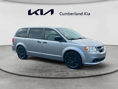 Used 2019 Dodge Grand Caravan SE w/ UConnect Hands-Free Group FWD image 7