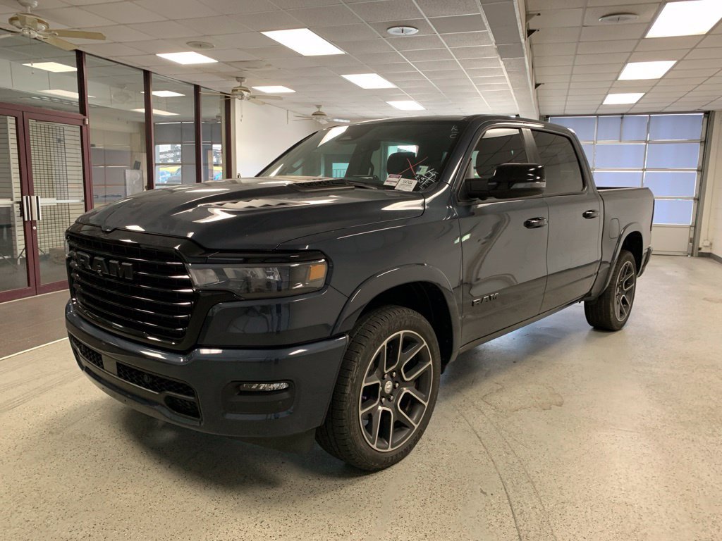 Used 2025 RAM 1500 Laramie w/ Night Edition AWD/4WD image 4
