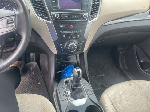 Used 2017 Hyundai Santa Fe Sport image 8