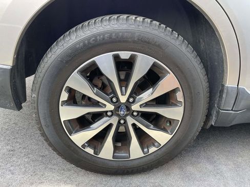 Used 2017 Subaru Outback 2.5i Limited AWD/4WD image 5