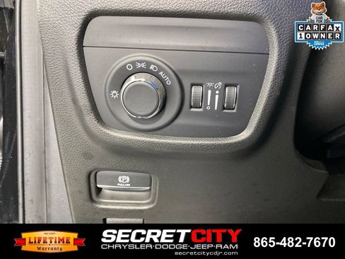 Used 2023 Jeep Grand Cherokee L Laredo AWD/4WD image 13