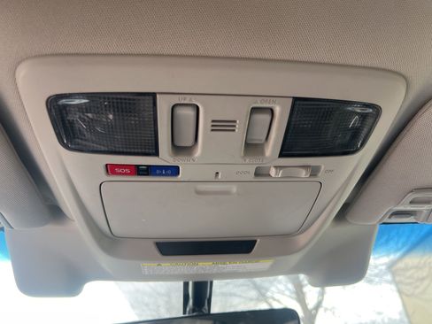 Used 2017 Subaru Outback 2.5i Limited image 19