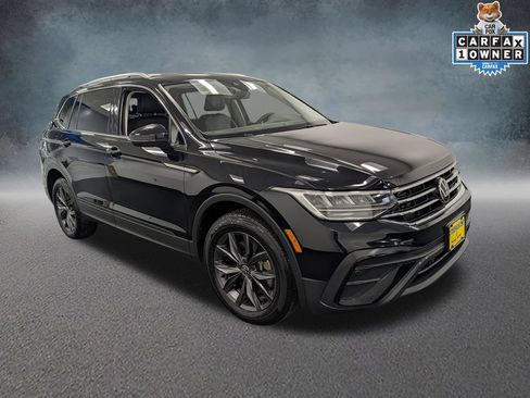 Used 2023 Volkswagen Tiguan SE AWD/4WD image 3