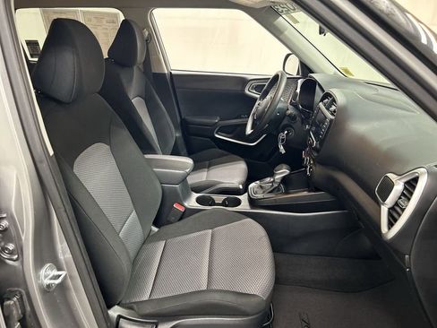 Used 2023 Kia Soul LX w/ LX Technology Package FWD image 22