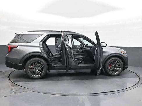 New 2026 Ford Explorer ST image 28