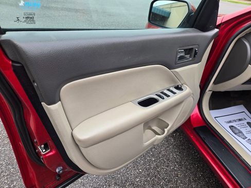 Used 2012 Ford Fusion SEL FWD image 18