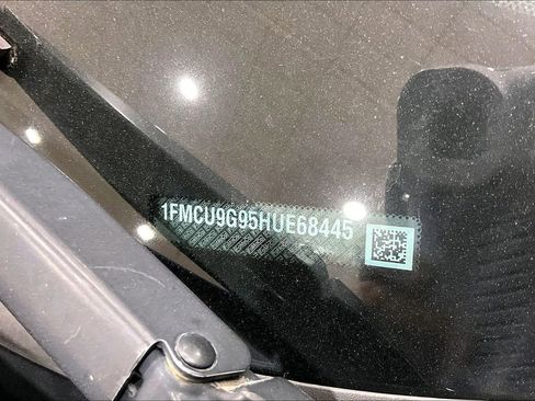 Used 2017 Ford Escape SE AWD/4WD image 34