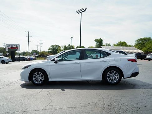 Used 2025 Toyota Camry LE FWD image 17