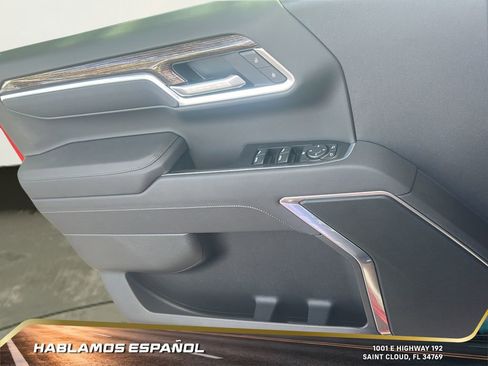 New 2026 GMC Sierra 1500 SLE image 12