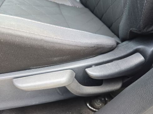 Used 2019 Nissan Kicks S FWD image 15