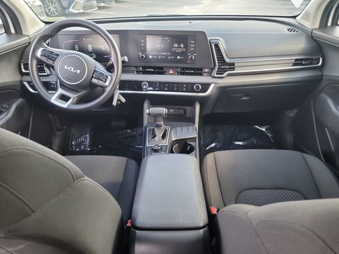 Used 2025 Kia Sportage LX image 15